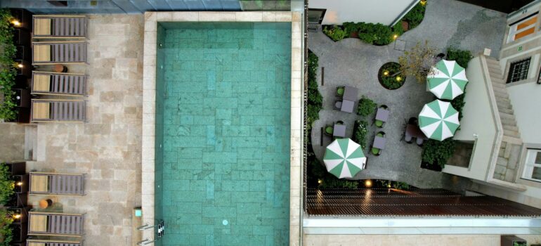 pool multi-zones