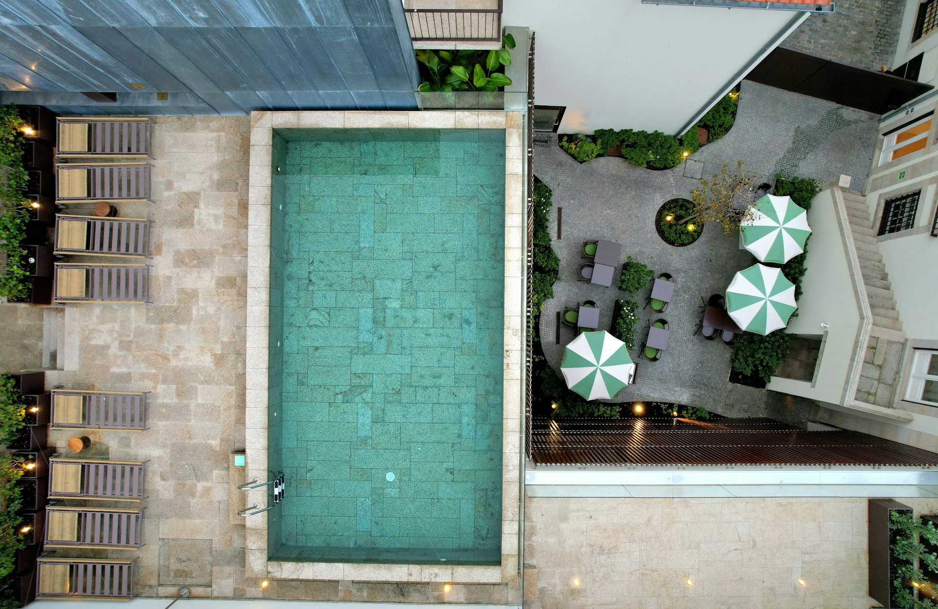 pool multi-zones